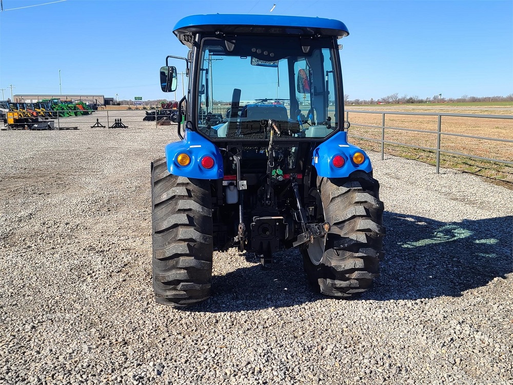 2016 New Holland Boomer 47